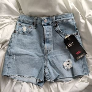 Levi Ribcage Shorts
